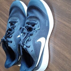 Nike Revolution BQ5671 Running Shoes 6Y
